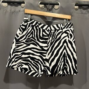 White House black market zebra print the 5” short size 8
